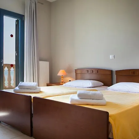 Lourdata Sleeps 6 Pool Wifi Βίλα