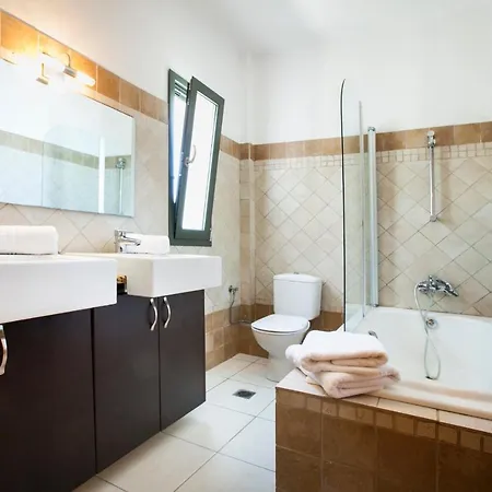 Lourdata Sleeps 6 Pool Wifi * Λουρδάτα