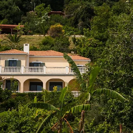 Lourdata Sleeps 6 Pool Wifi 别墅