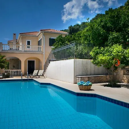 Lourdata Sleeps 6 Pool Wifi 别墅