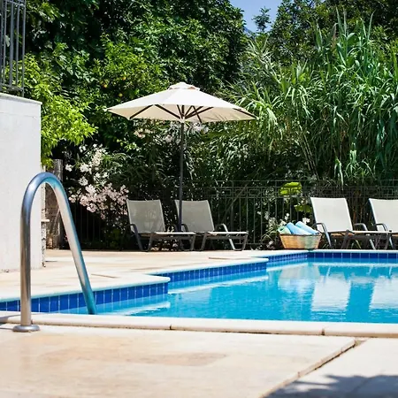 Lourdata Sleeps 6 Pool Wifi 别墅 劳德哈塔