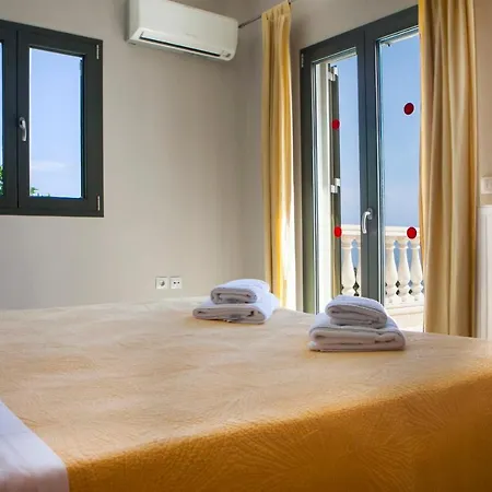 Villa Lourdata Sleeps 6 Pool Wifi *